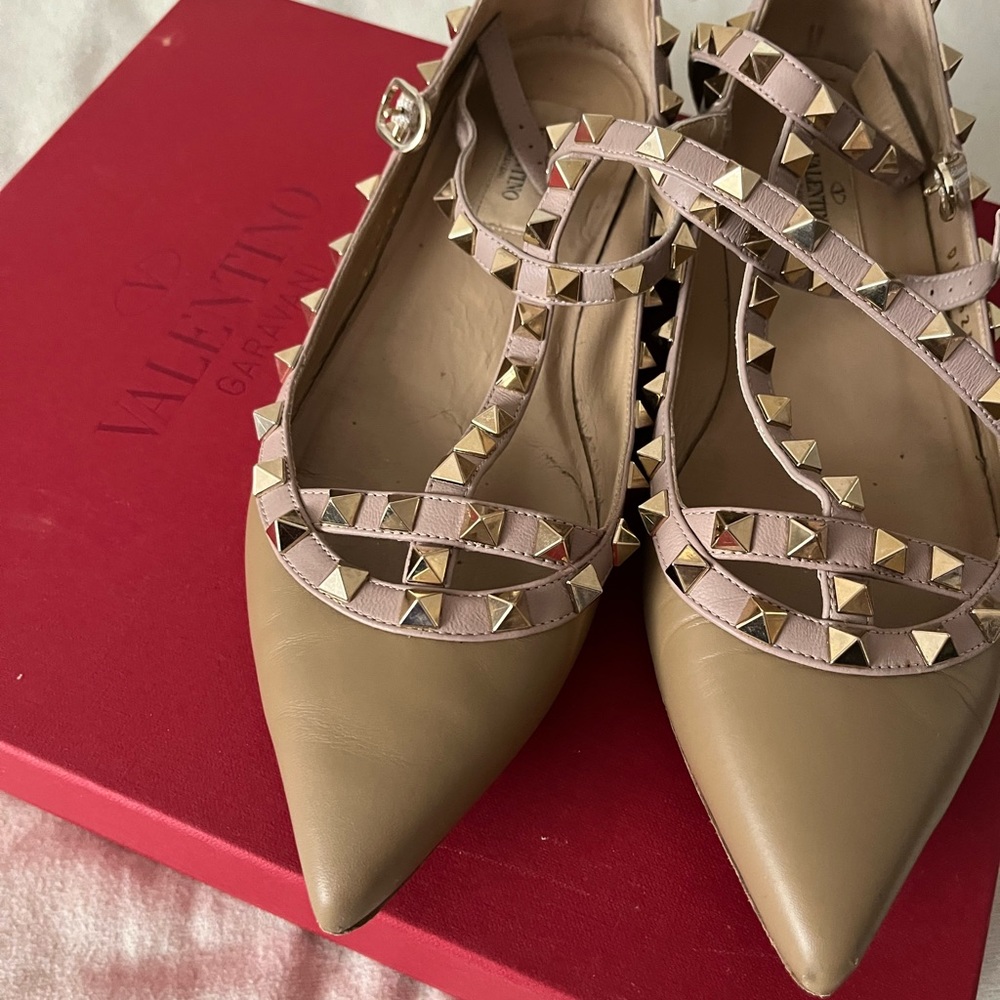 Authentic Valentino Beige Caged Flats Size 37.5